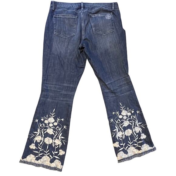 Laurie Felt Classic Boot Cut Embroidered Hem Women's Jeans.  Size 12 - Picture 3 of 8